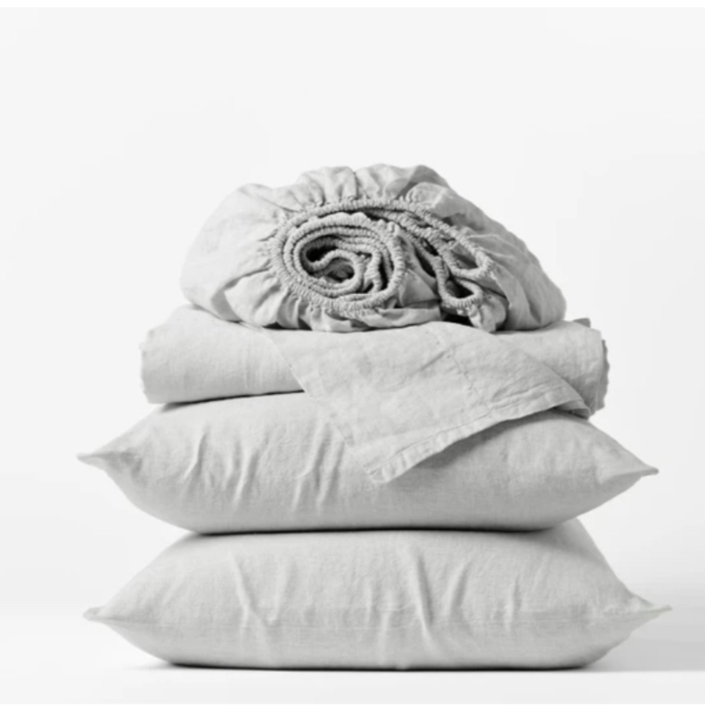 Coyuchi king linen sheet set in fog